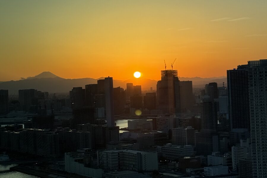 TIS株式会社様の豊洲オフィスの39階からの綺麗な夕焼けの写真
