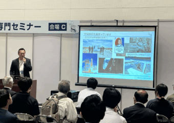 関西ロボットワールド＠インテックス大阪での、2moon代表伊巻の公演の様子